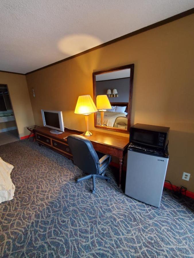 Gray Plaza Motel 웨스트프랭크퍼트 외부 사진